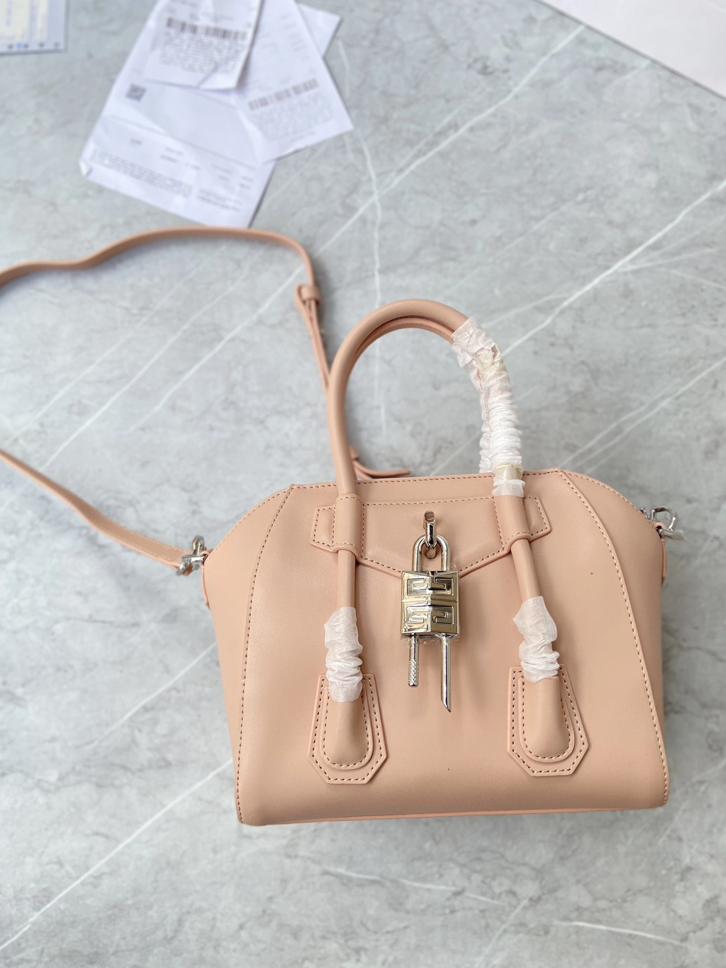 Givenchy AAA Quality Handbags For Women Timeless 4116