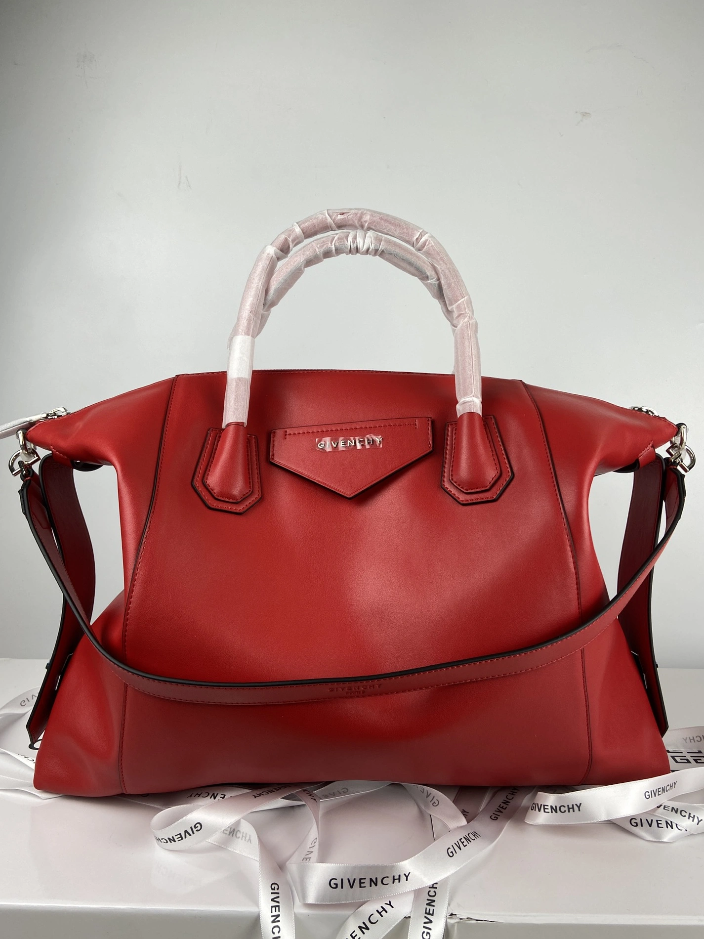 Givenchy AAA Quality Handbags For Women TopPick 1793