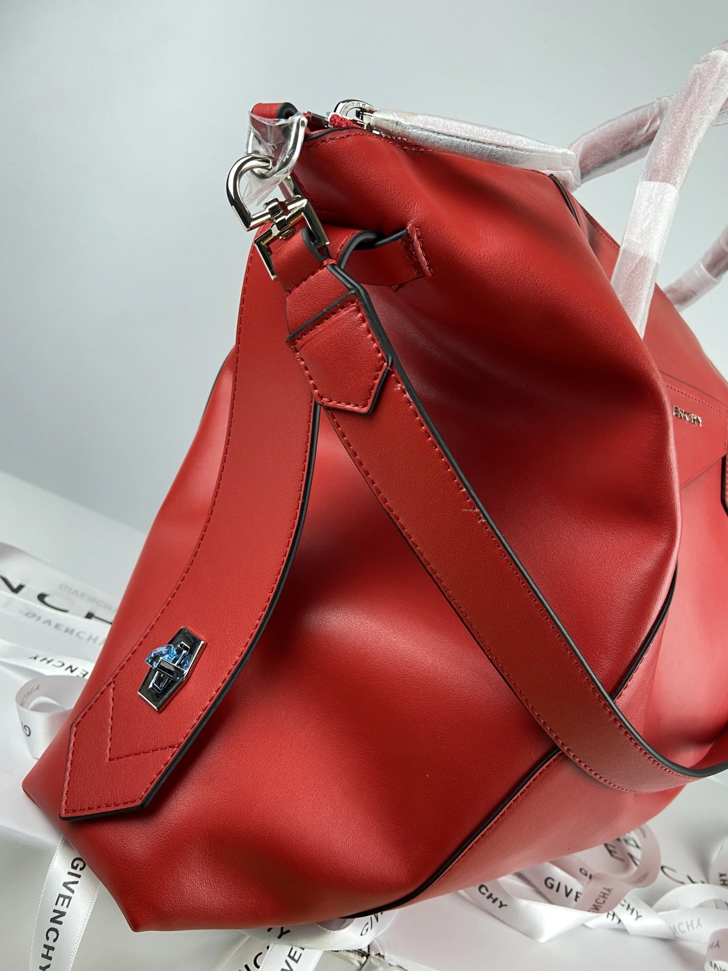 Givenchy AAA Quality Handbags For Women TopPick 1793