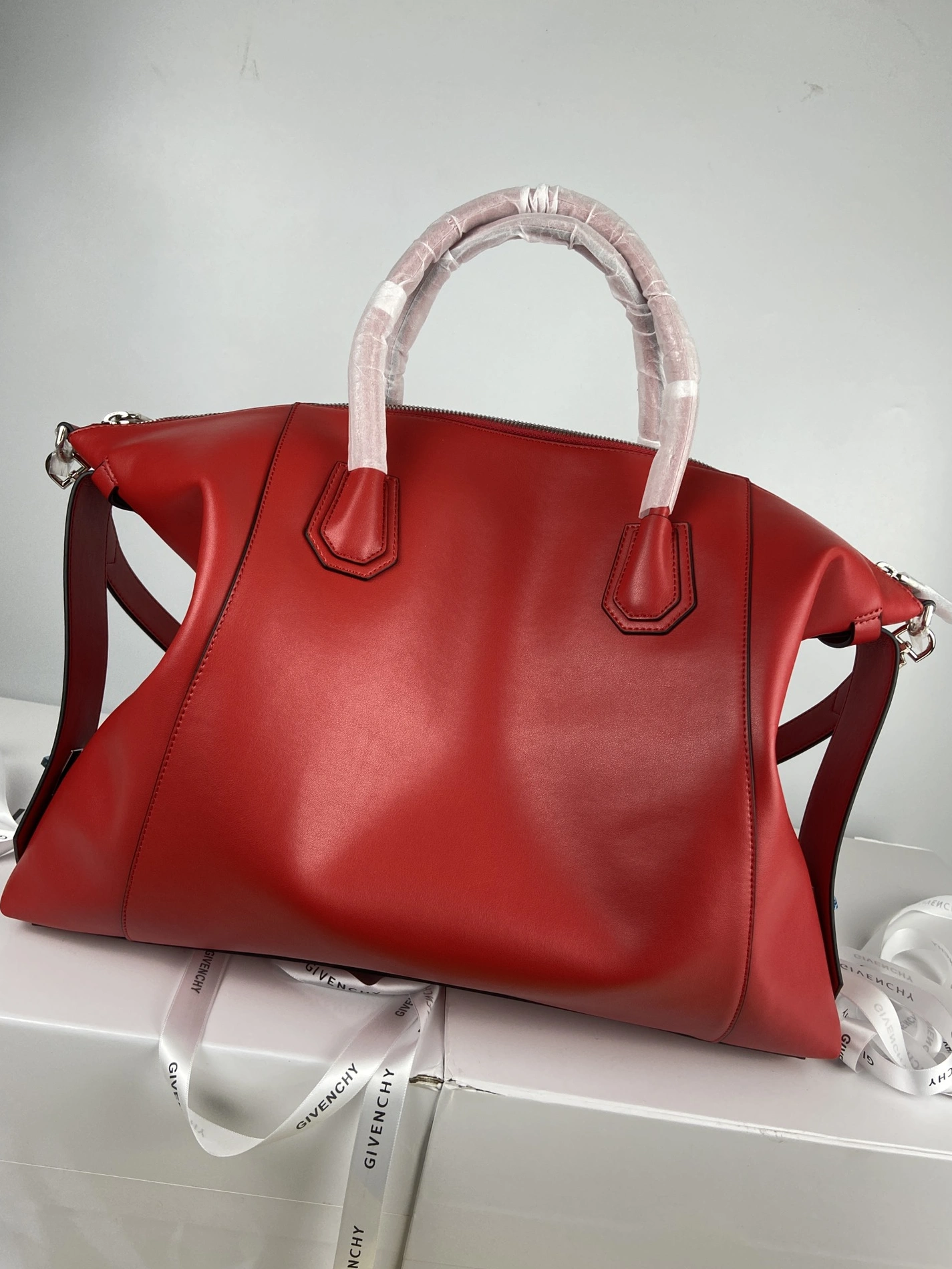 Givenchy AAA Quality Handbags For Women TopPick 1793
