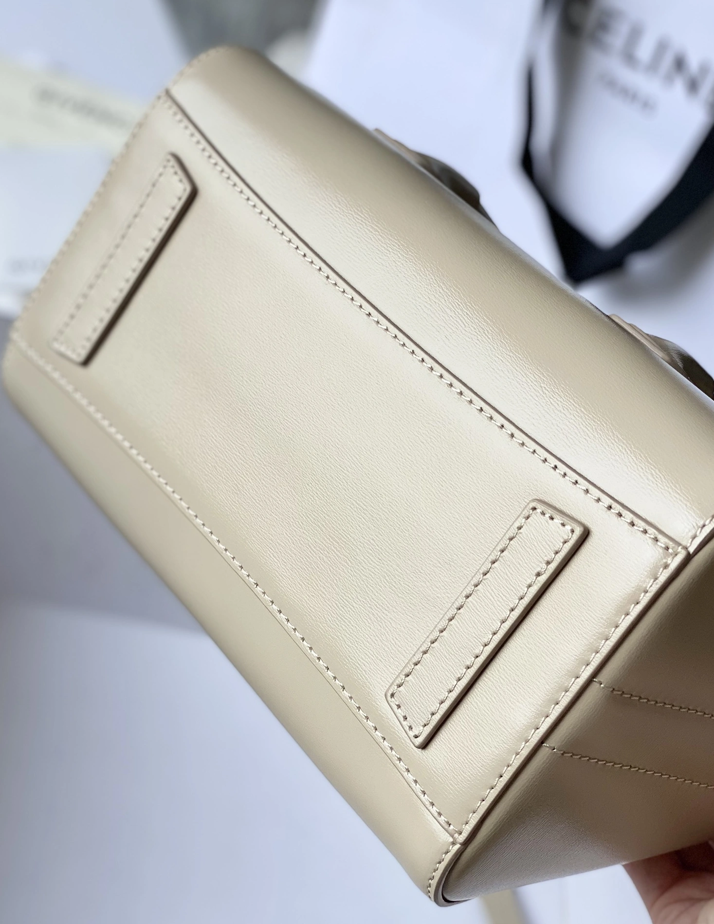 Givenchy AAA Quality Handbags For Women Trendy 3625
