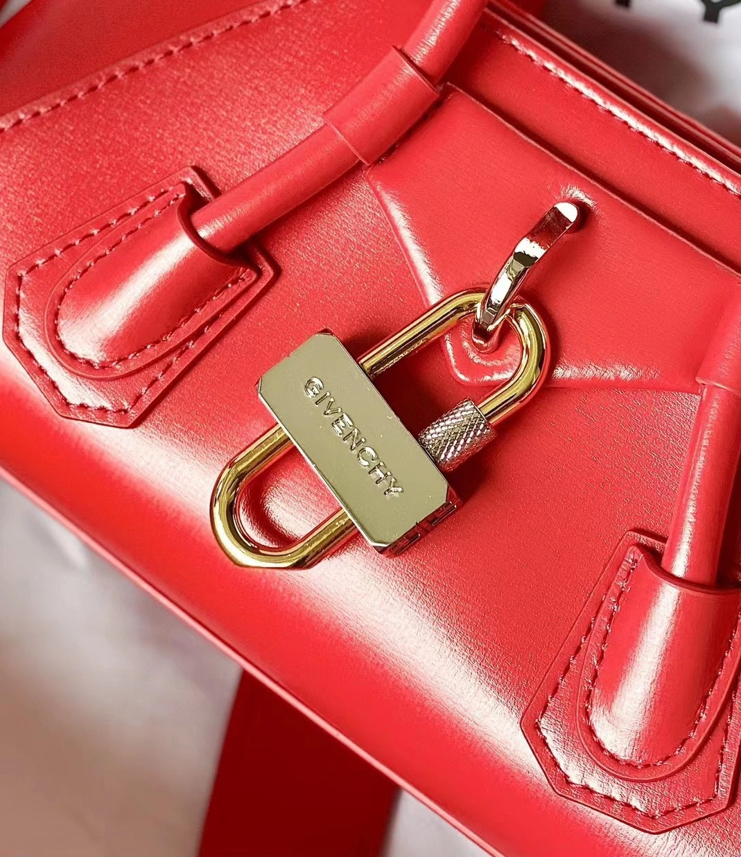 Givenchy AAA Quality Handbags For Women Trendy 9795
