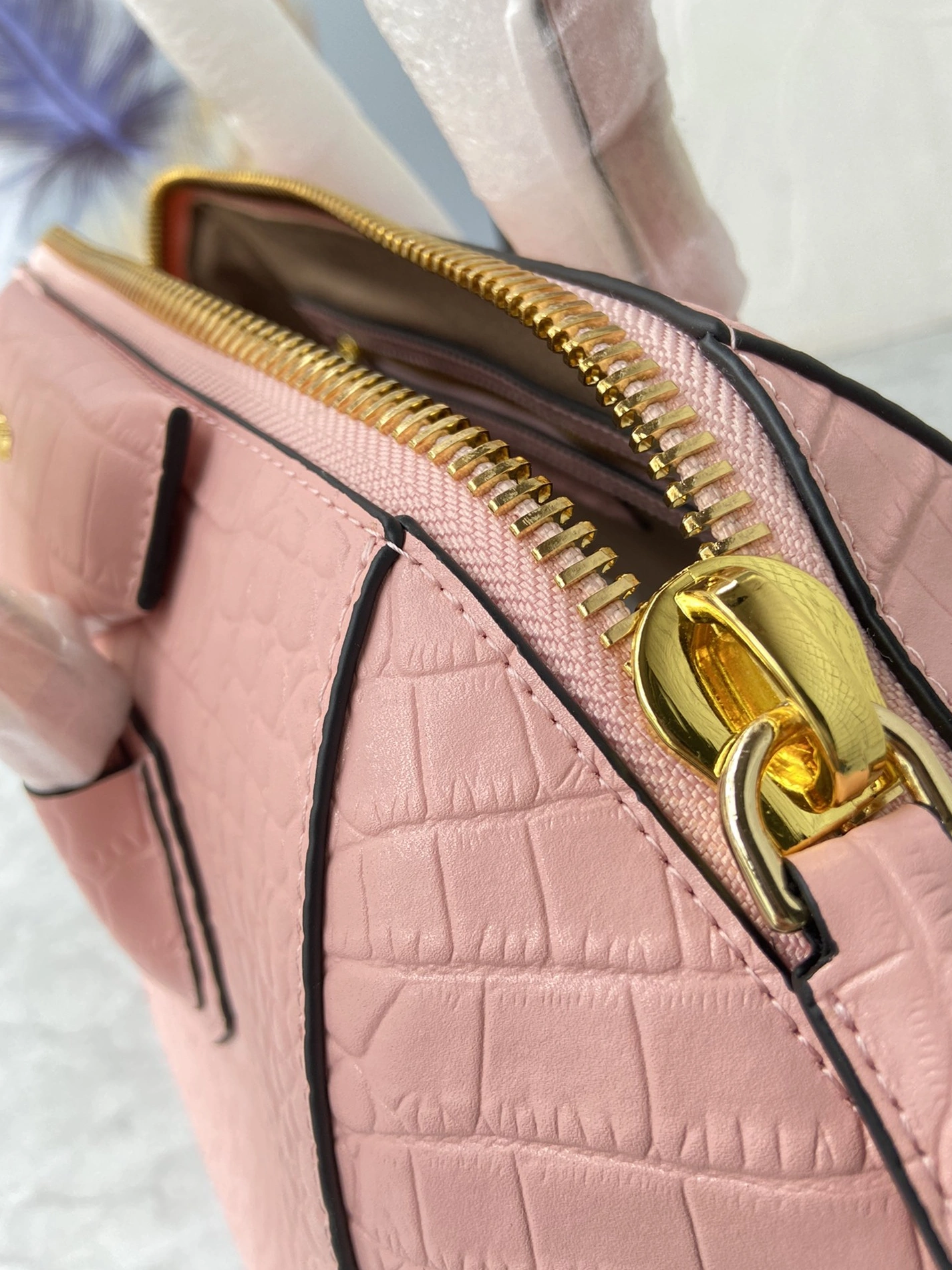Givenchy AAA Quality Handbags For Women Unique 7562