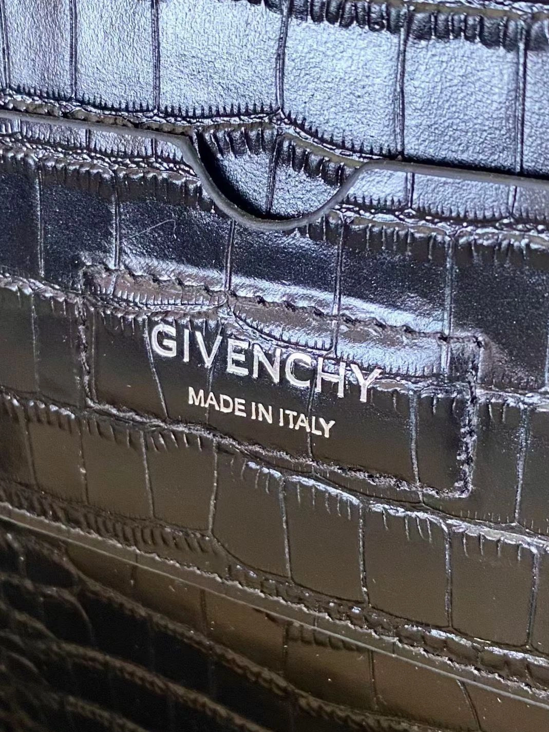 Givenchy AAA Quality Handbags For Women WellDesigned 2233
