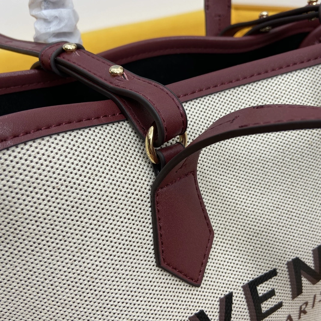 Givenchy AAA Quality Handbags For Women WellDesigned 2524