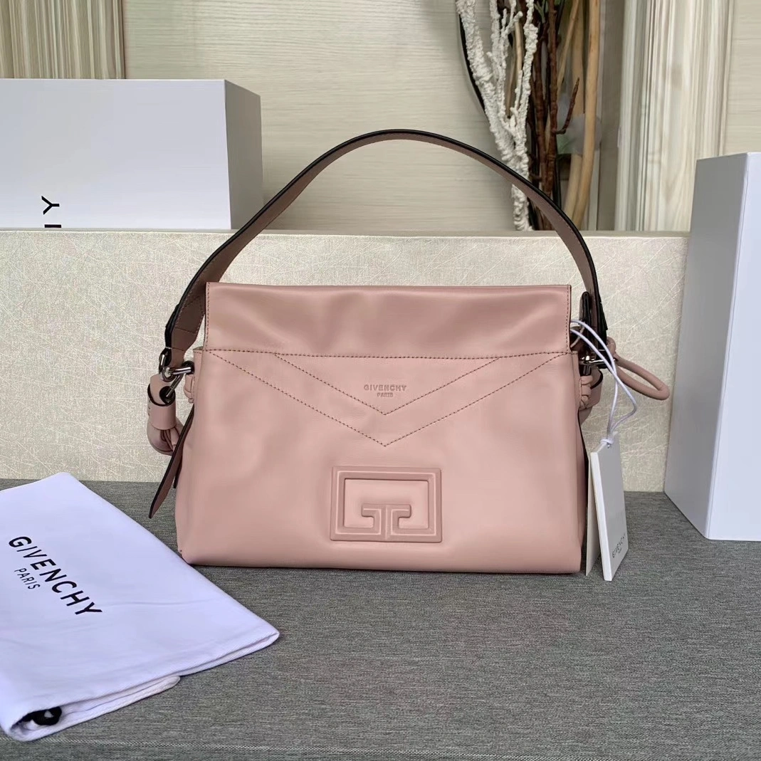 Givenchy AAA Quality Handbags For Women WellDesigned 2579