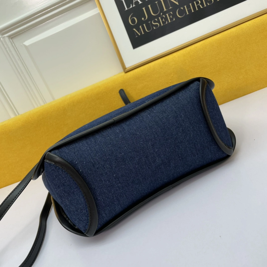 Givenchy AAA Quality Handbags For Women WellDesigned 5340
