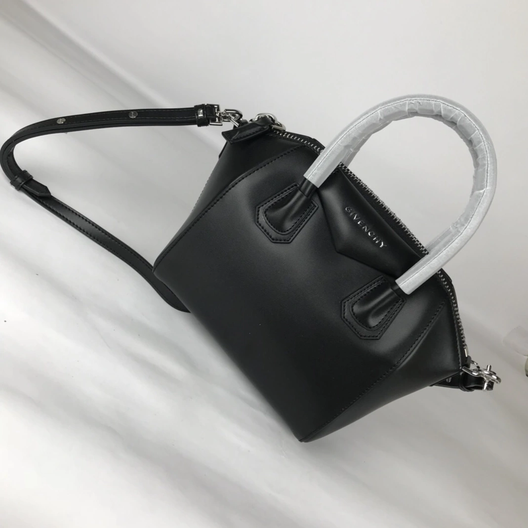 Givenchy AAA Quality Handbags Timeless 1591