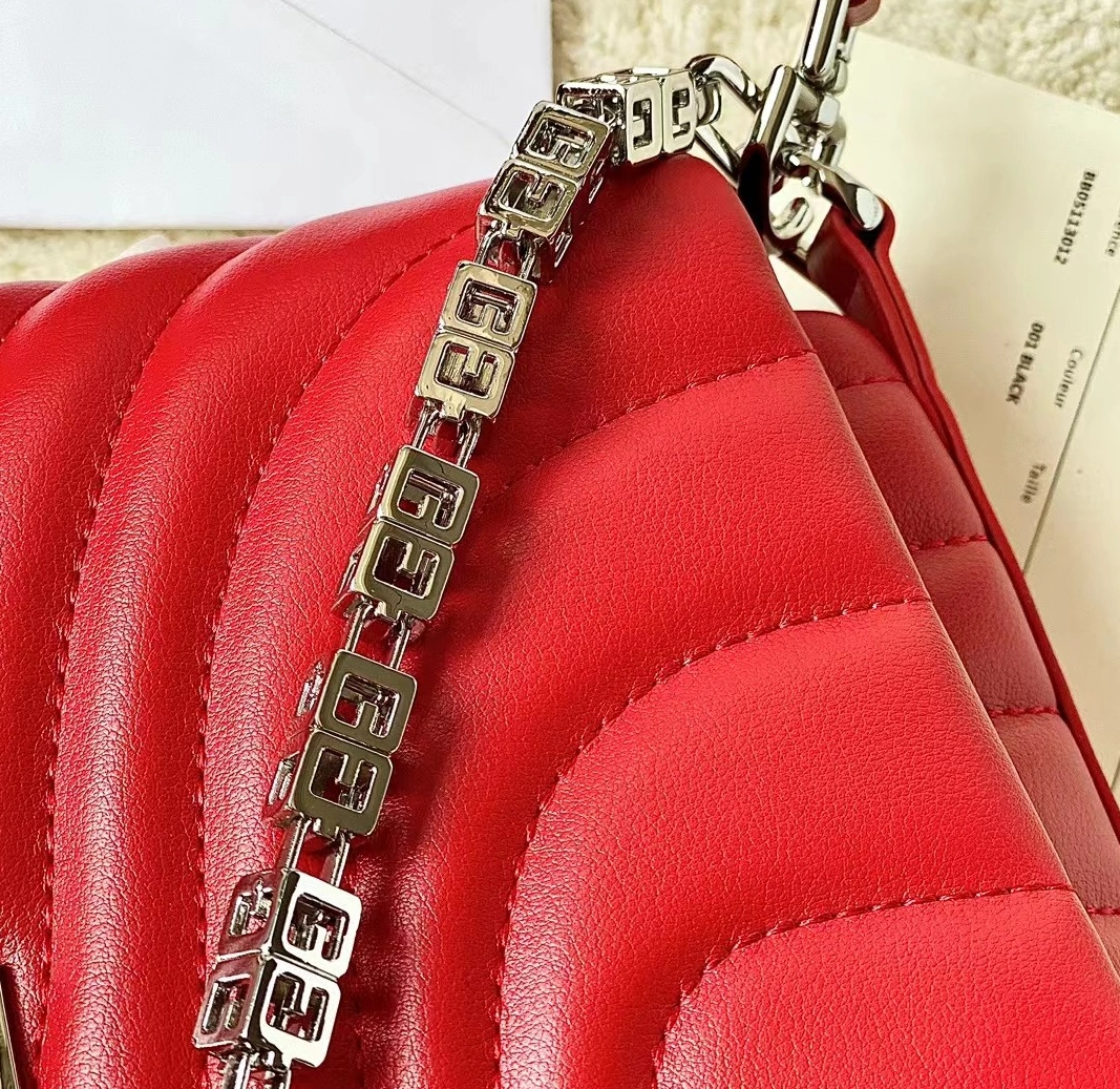 Givenchy AAA Quality Messenger Bags For Women Comfortable 8443
