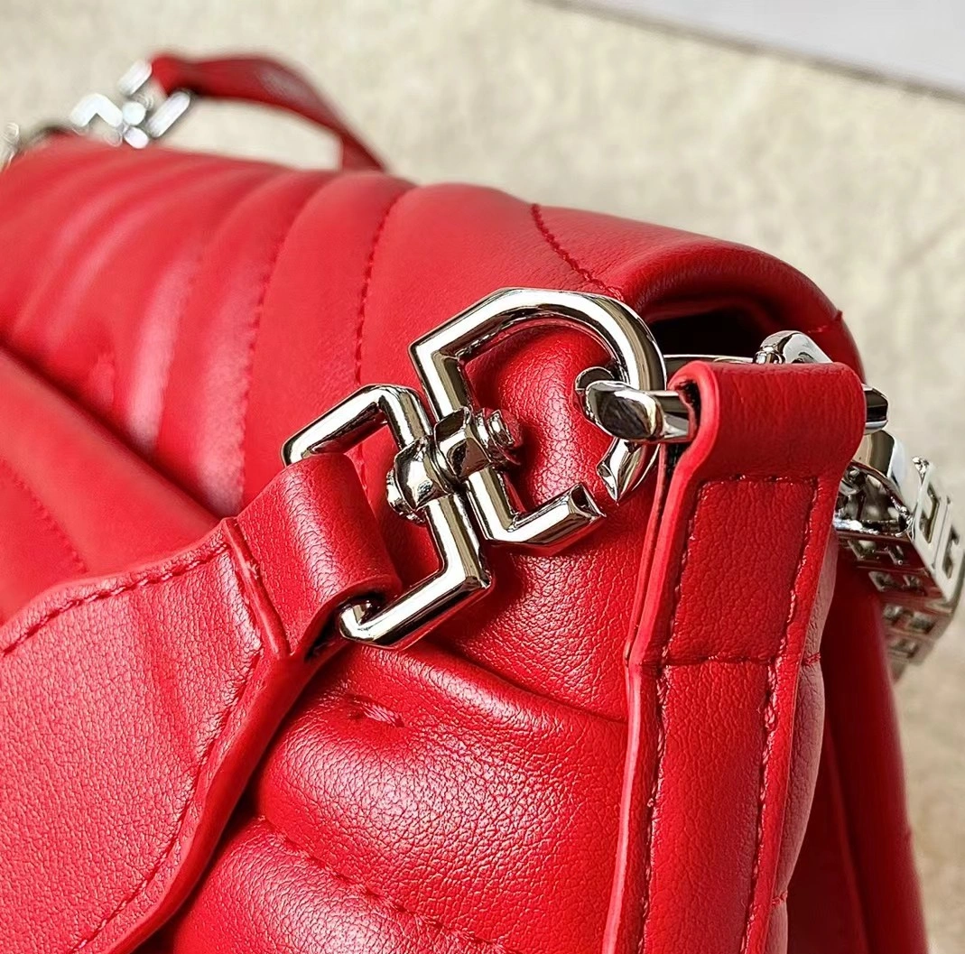 Givenchy AAA Quality Messenger Bags For Women Comfortable 8443