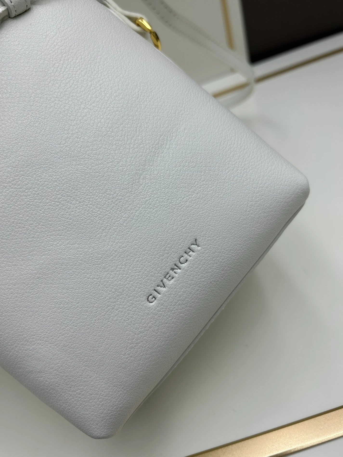 Givenchy AAA Quality Messenger Bags For Women Functional 3992