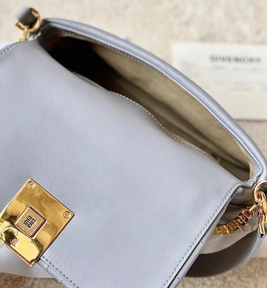 Givenchy AAA Quality Messenger Bags For Women ModernLook 2770