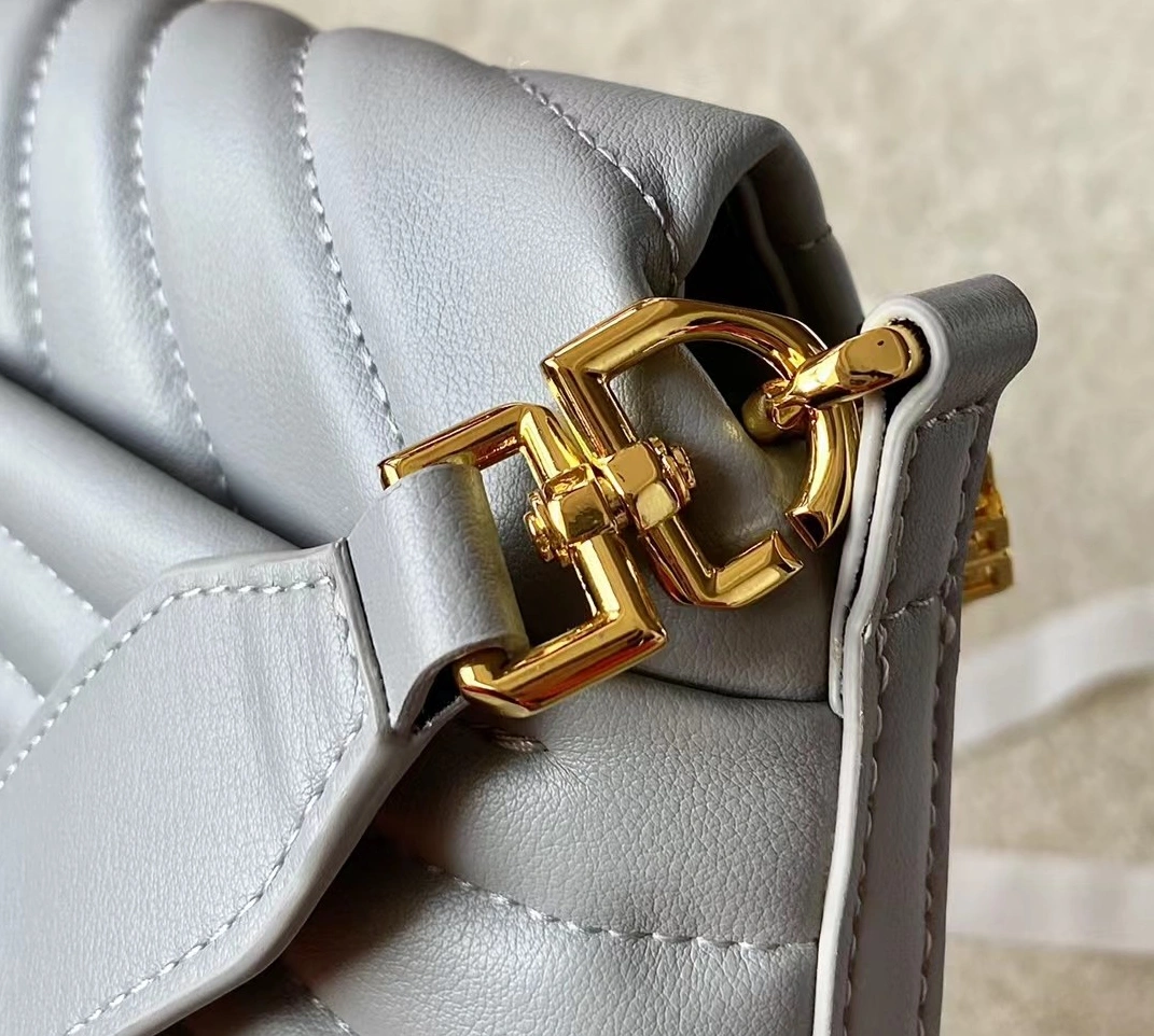 Givenchy AAA Quality Messenger Bags For Women ModernLook 2770