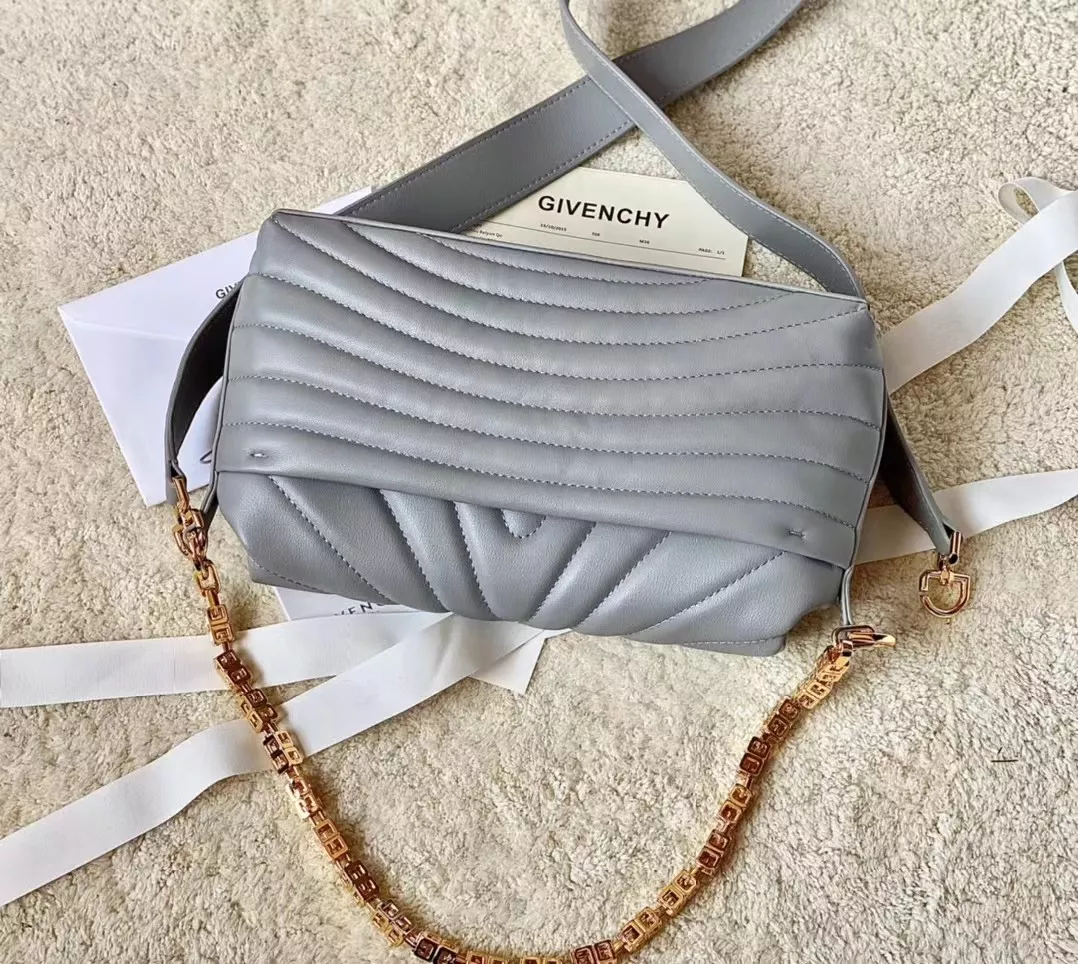 Givenchy AAA Quality Messenger Bags For Women Popular 1008
