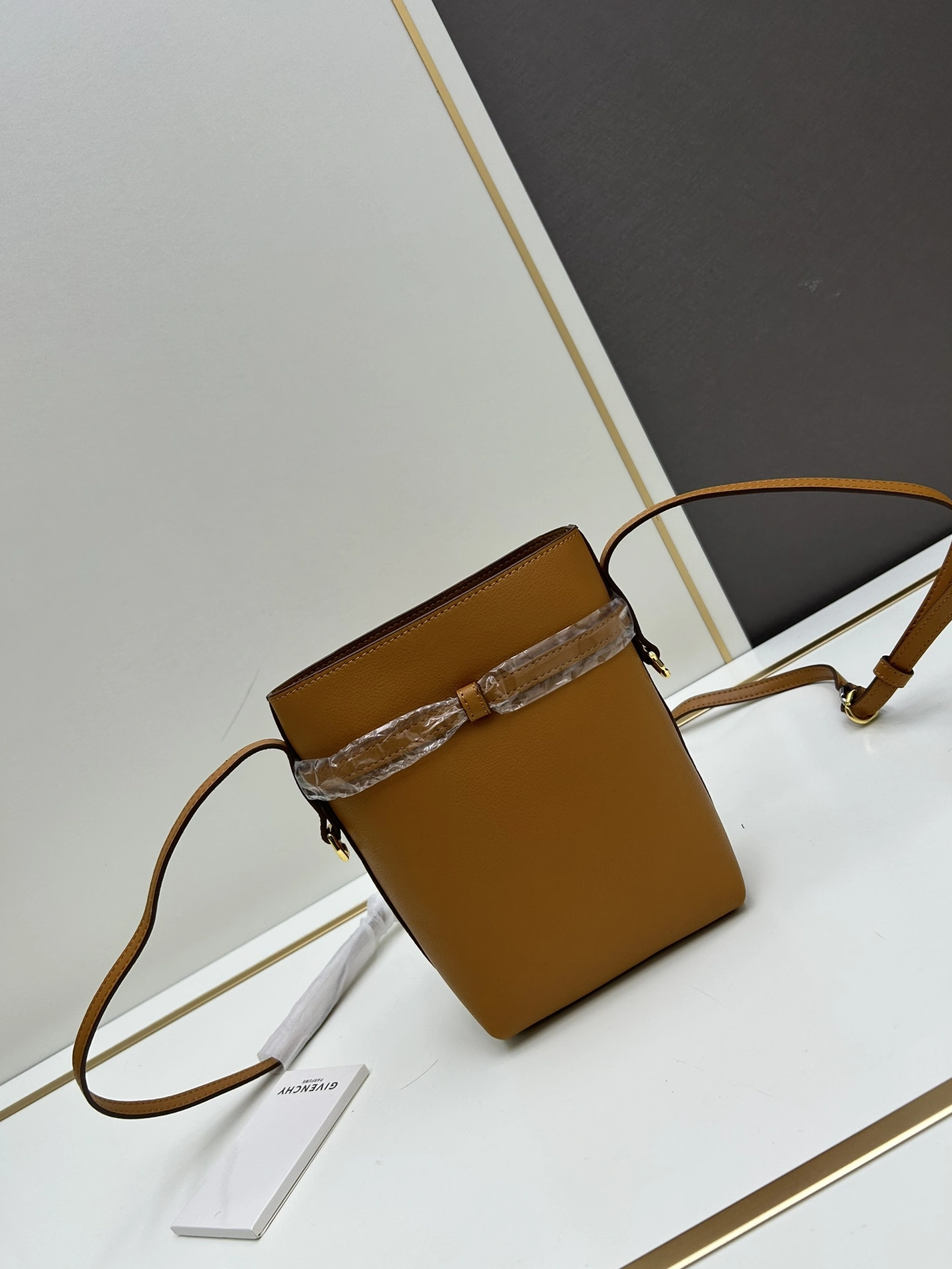 Givenchy AAA Quality Messenger Bags For Women SmartChoice 8140