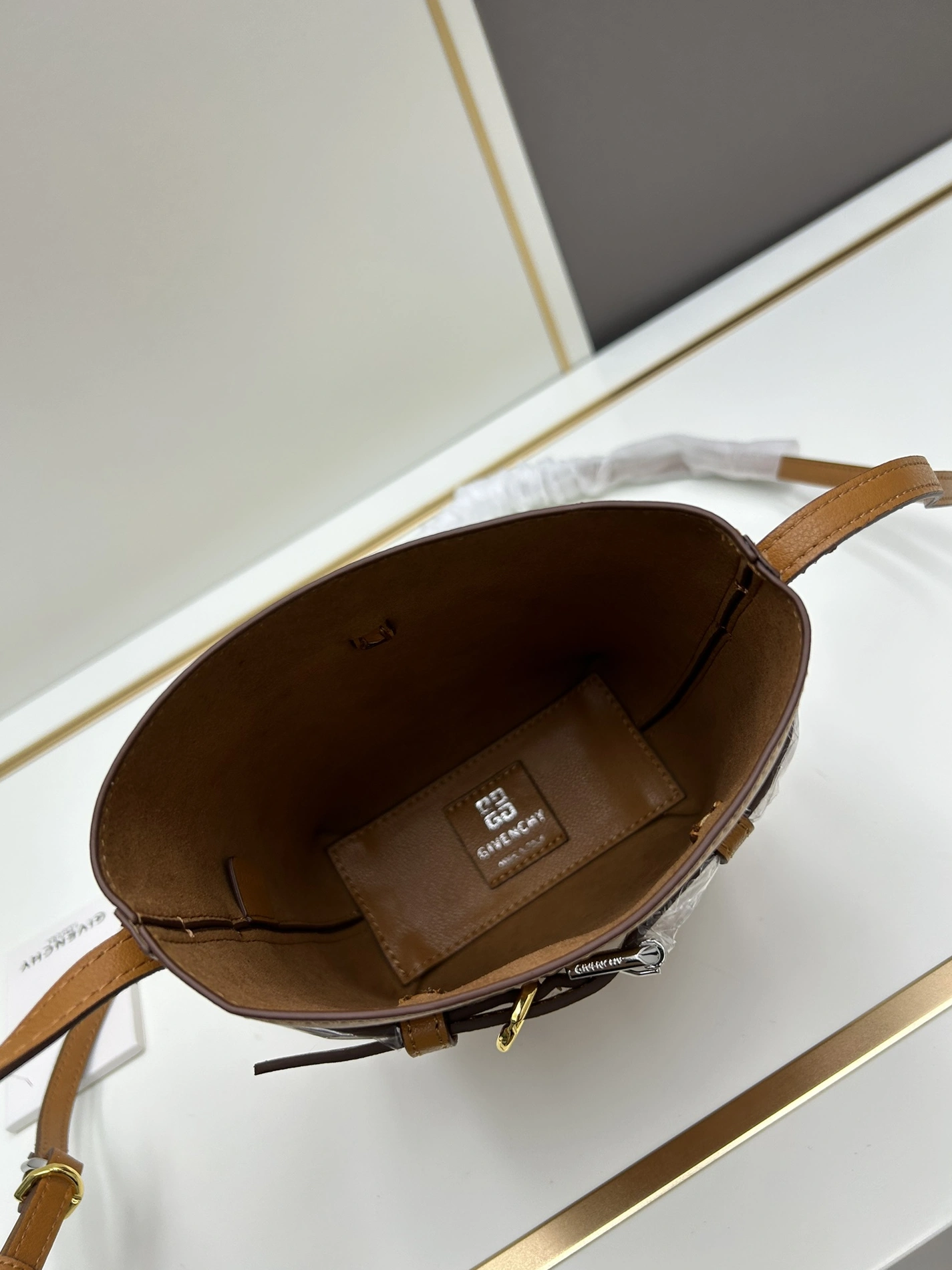 Givenchy AAA Quality Messenger Bags For Women SmartChoice 8140