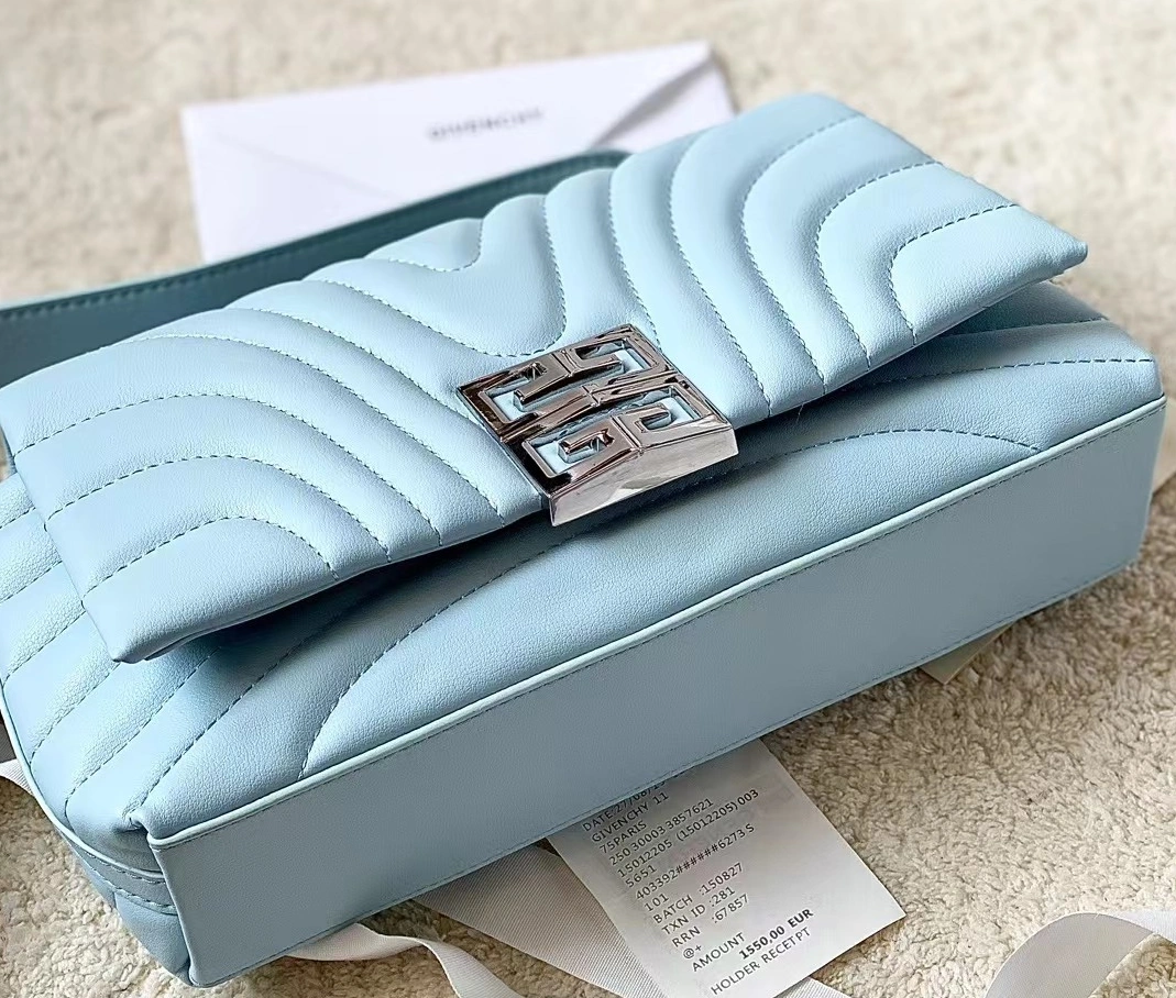 Givenchy AAA Quality Messenger Bags For Women Timeless 2910
