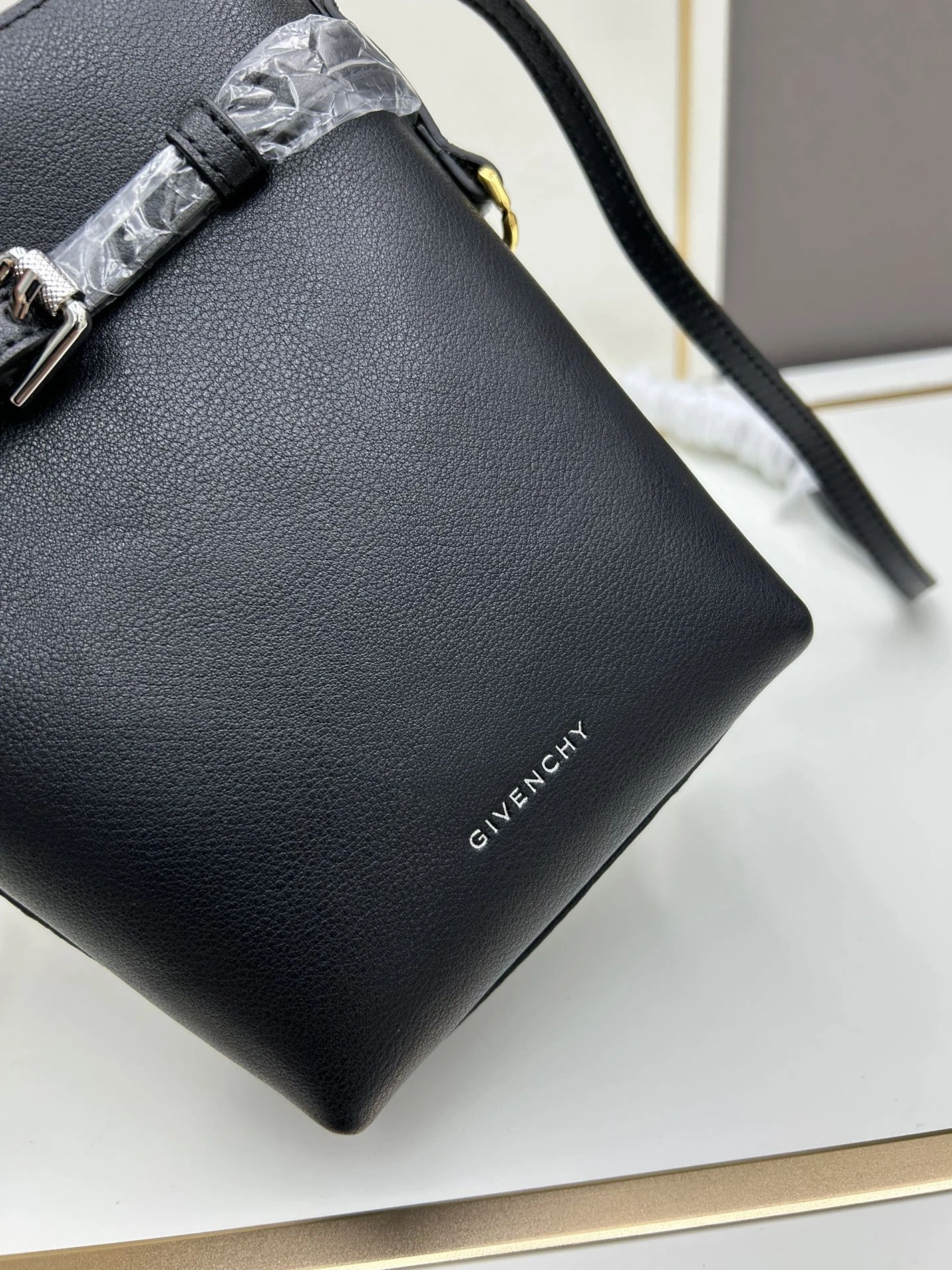Givenchy AAA Quality Messenger Bags For Women TopPick 6301
