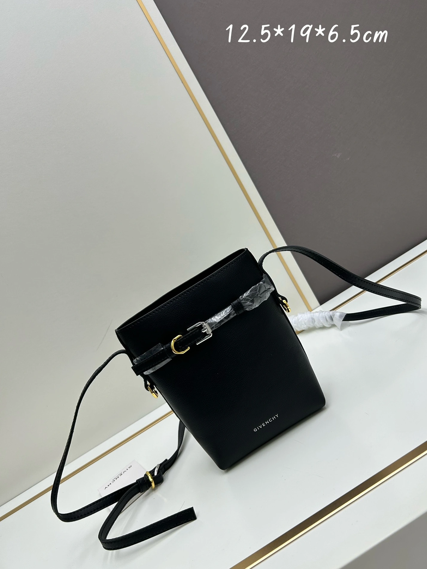 Givenchy AAA Quality Messenger Bags For Women Unique 1151