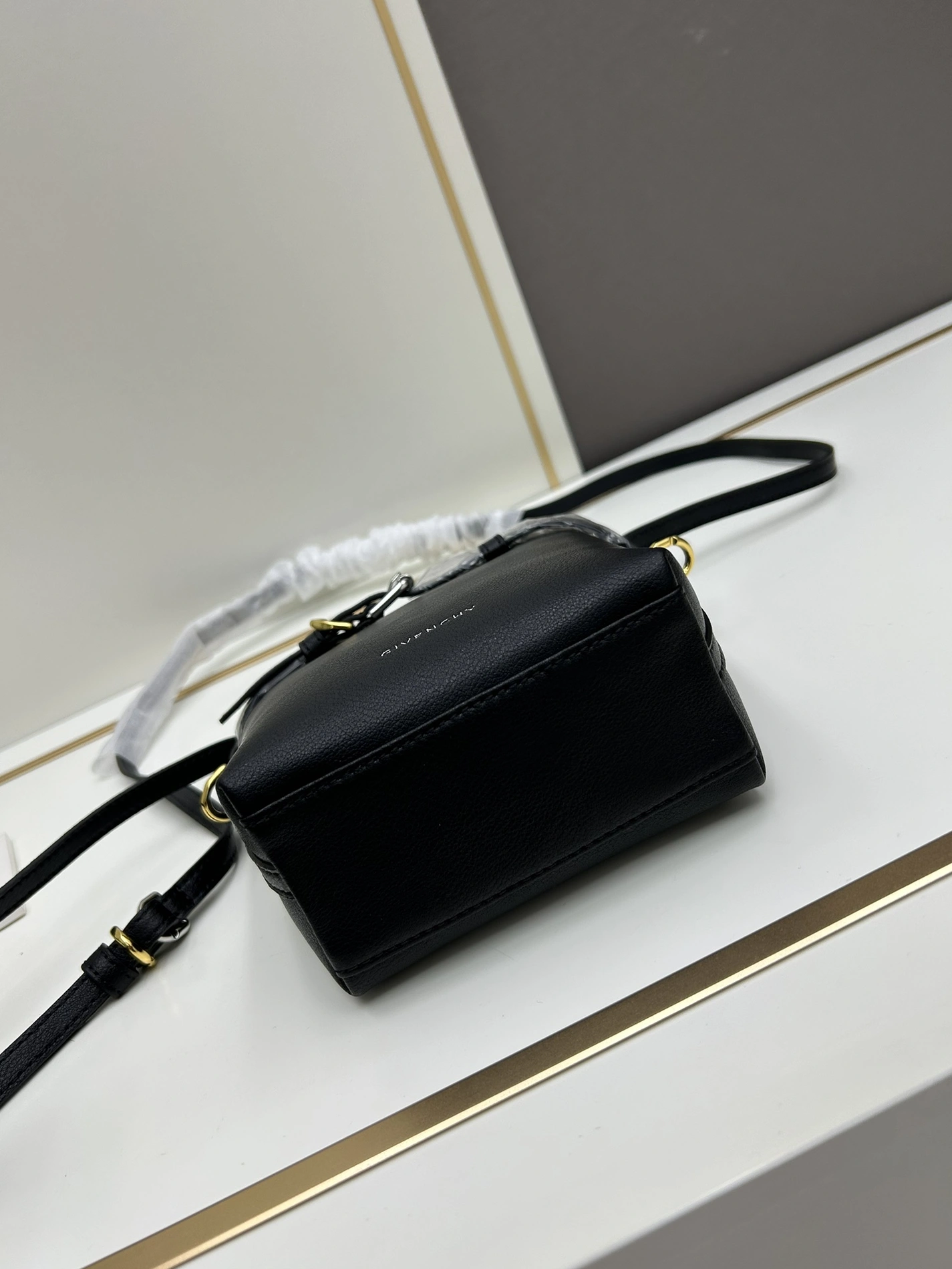 Givenchy AAA Quality Messenger Bags For Women Unique 1151