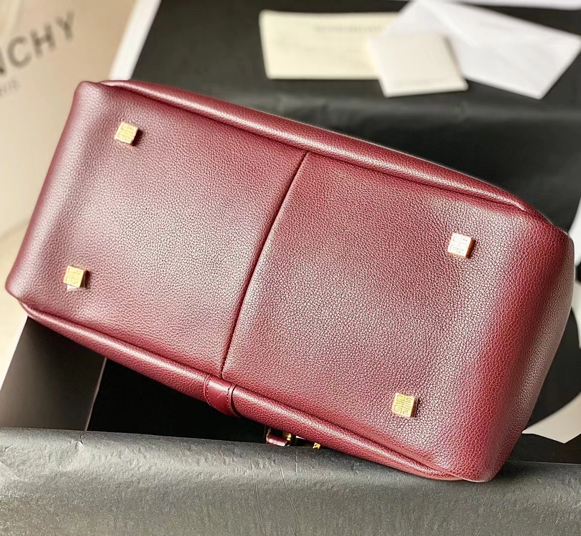 Givenchy AAA Quality Shoulder Bags For Women Comfortable 3036