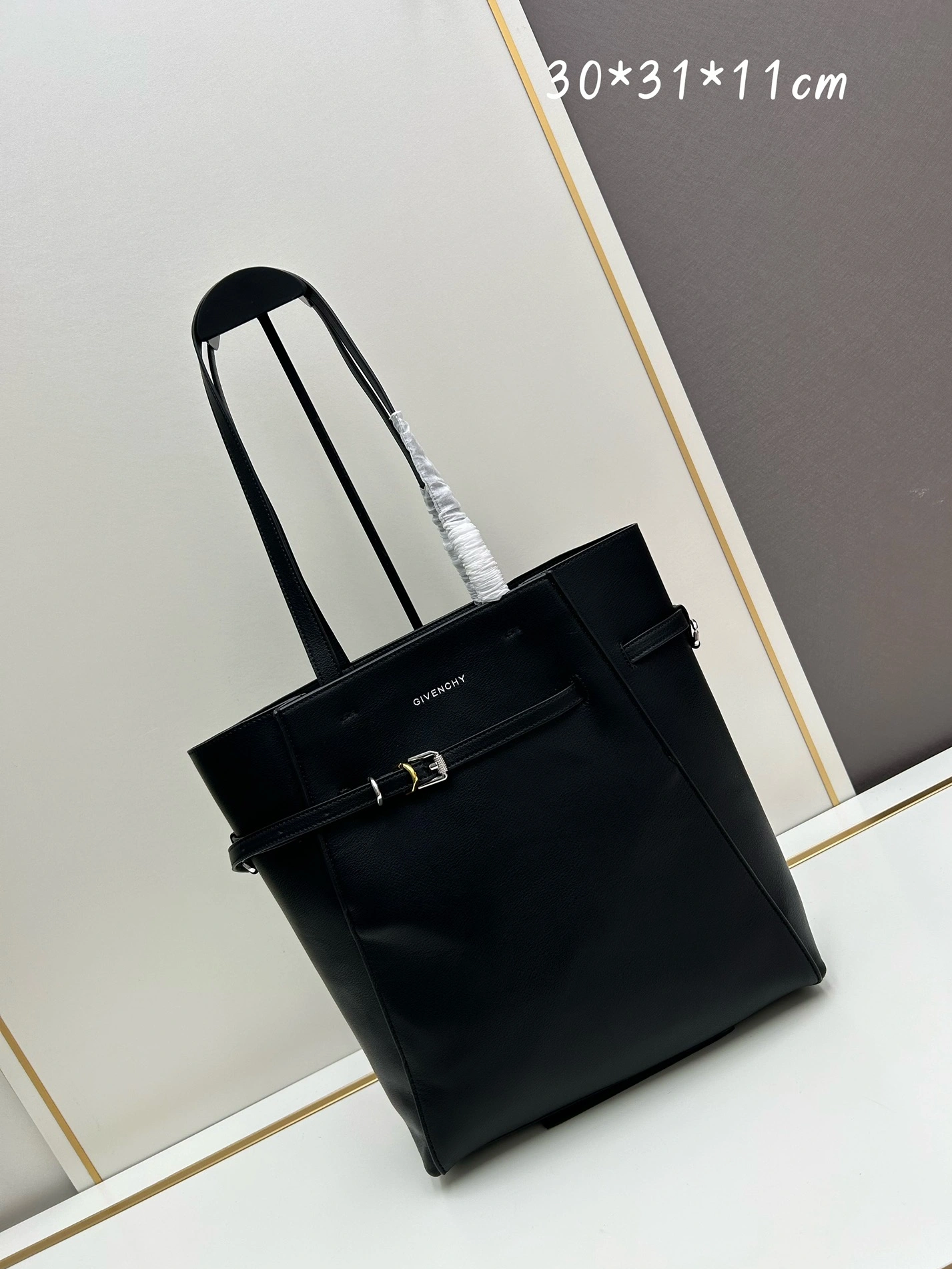 Givenchy AAA Quality Shoulder Bags For Women Cozy 806