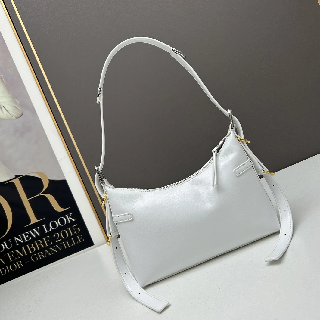 Givenchy AAA Quality Shoulder Bags For Women Fashionable 7804