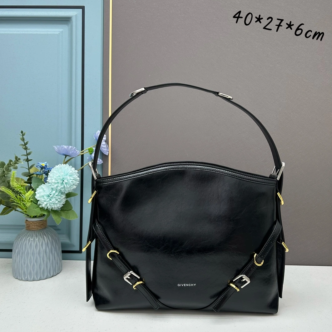 Givenchy AAA Quality Shoulder Bags For Women Popular 5668