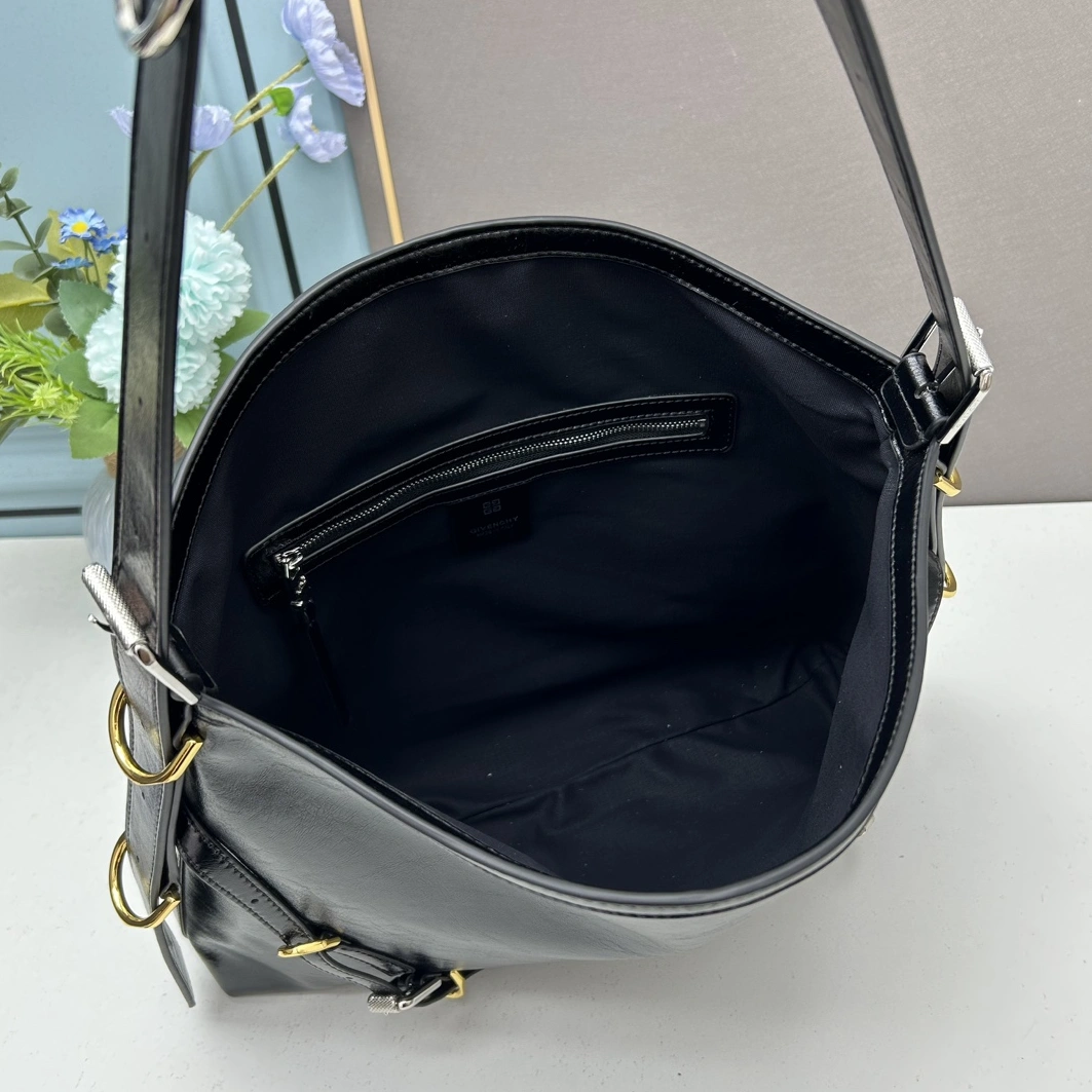 Givenchy AAA Quality Shoulder Bags For Women Popular 5668