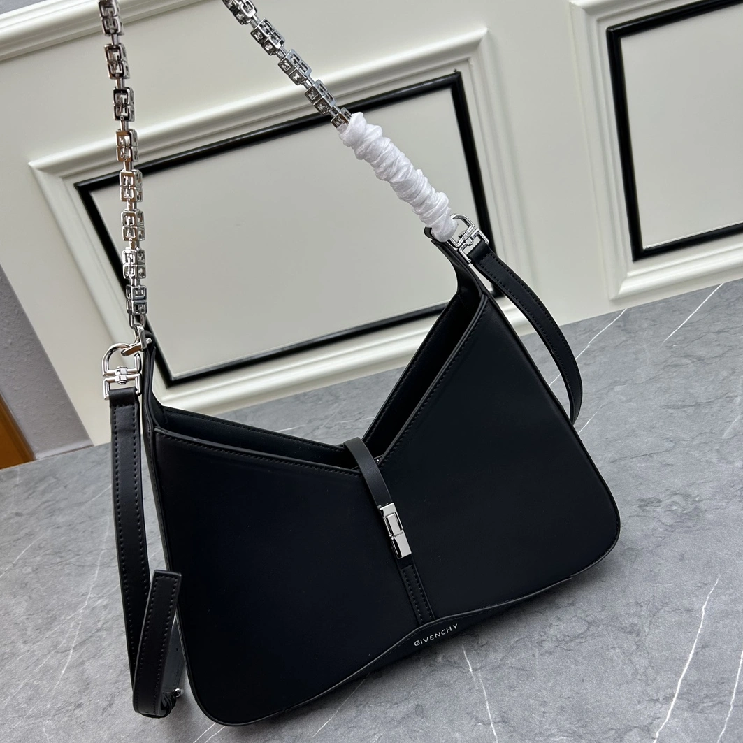 Givenchy AAA Quality Shoulder Bags For Women SportInspired 579