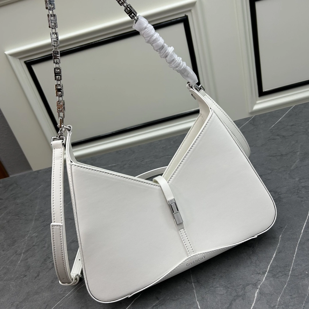 Givenchy AAA Quality Shoulder Bags For Women TopPick 3925