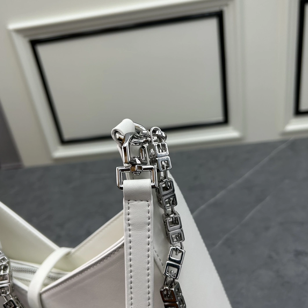 Givenchy AAA Quality Shoulder Bags For Women TopPick 3925