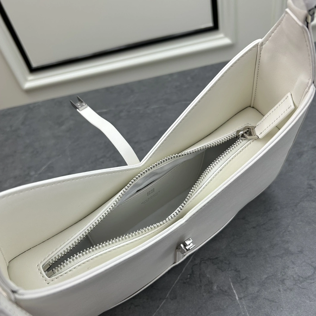 Givenchy AAA Quality Shoulder Bags For Women TopPick 3925