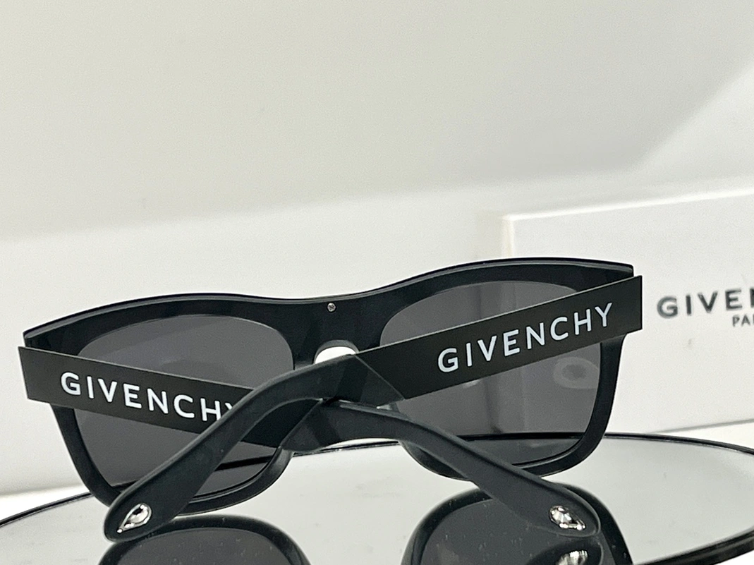 Givenchy AAA Quality Sunglasses Affordable 271