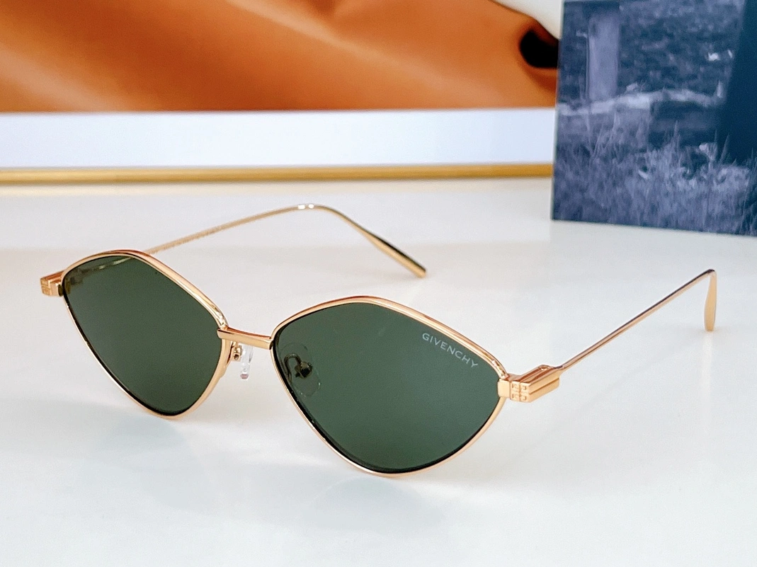 Givenchy AAA Quality Sunglasses Breathable 7031