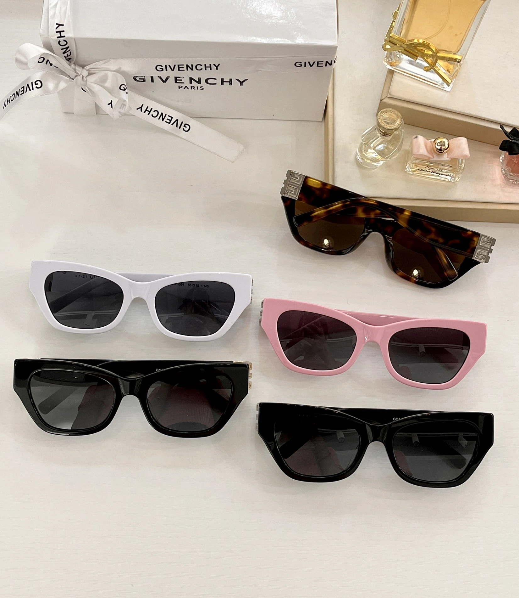 Givenchy AAA Quality Sunglasses Comfortable 189