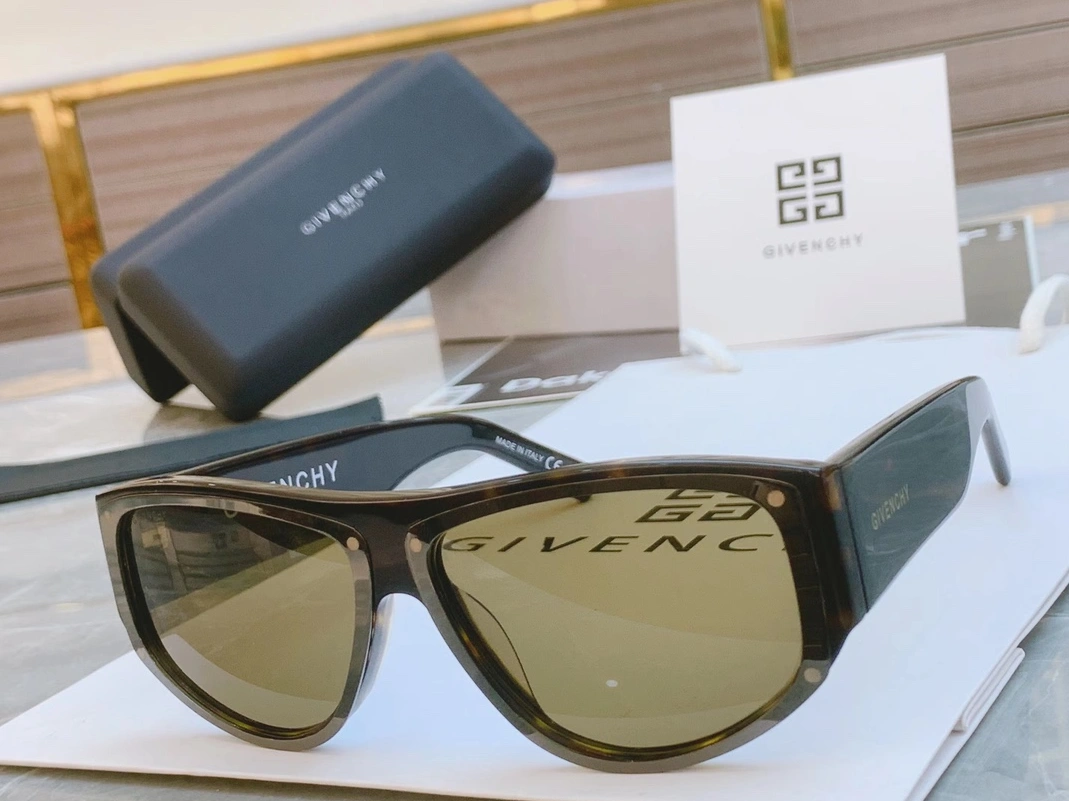 Givenchy AAA Quality Sunglasses Compact 5929