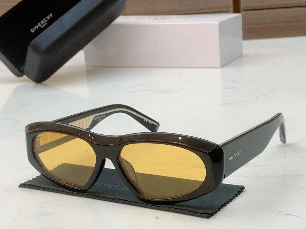 Givenchy AAA Quality Sunglasses Fashionable 509