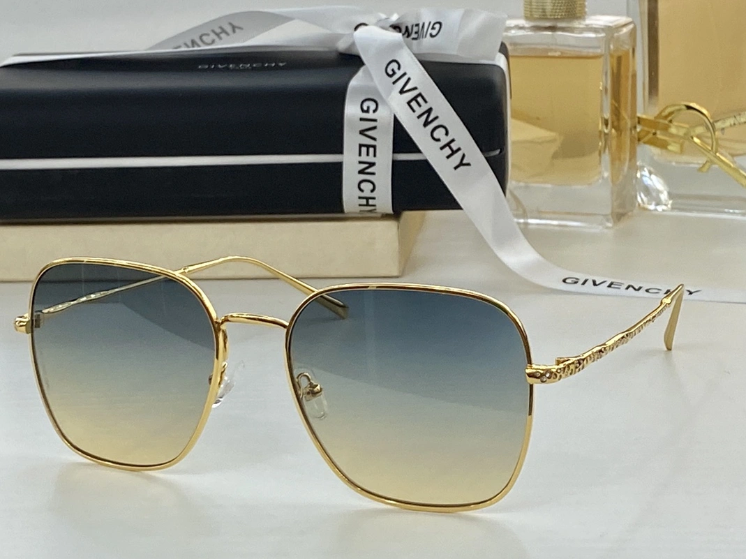 Givenchy AAA Quality Sunglasses Fashionable 749