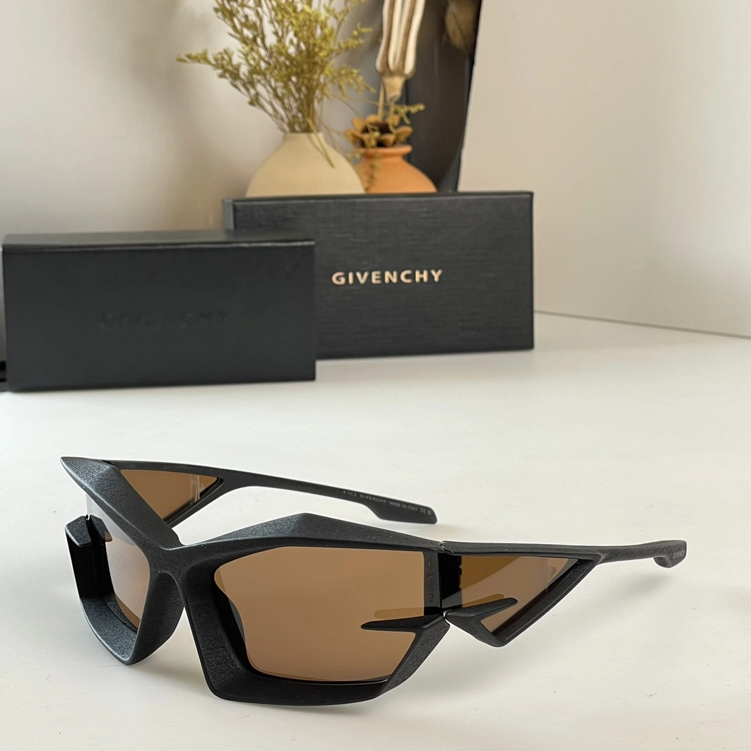 Givenchy AAA Quality Sunglasses Lightweight 7824