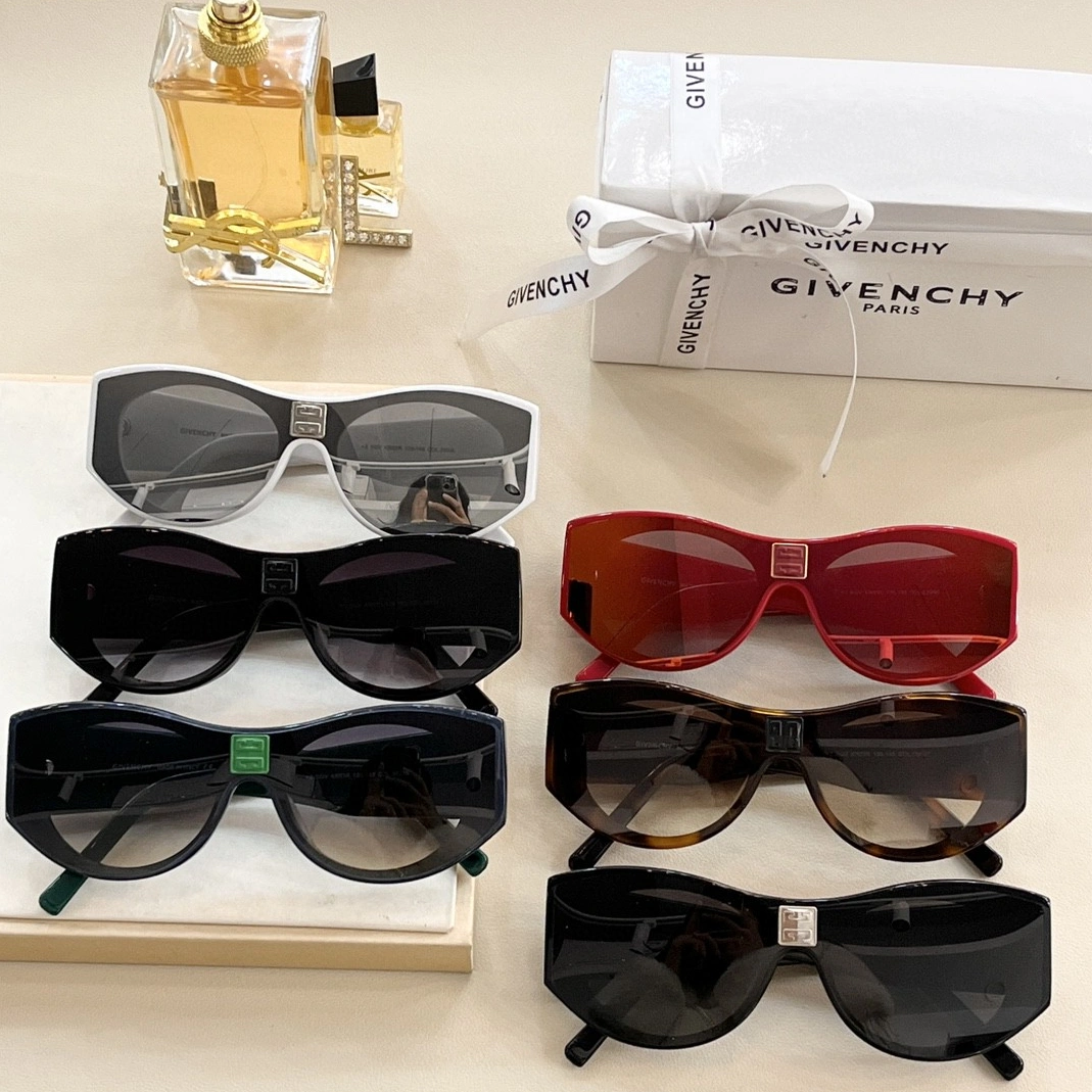 Givenchy AAA Quality Sunglasses Modern 7468