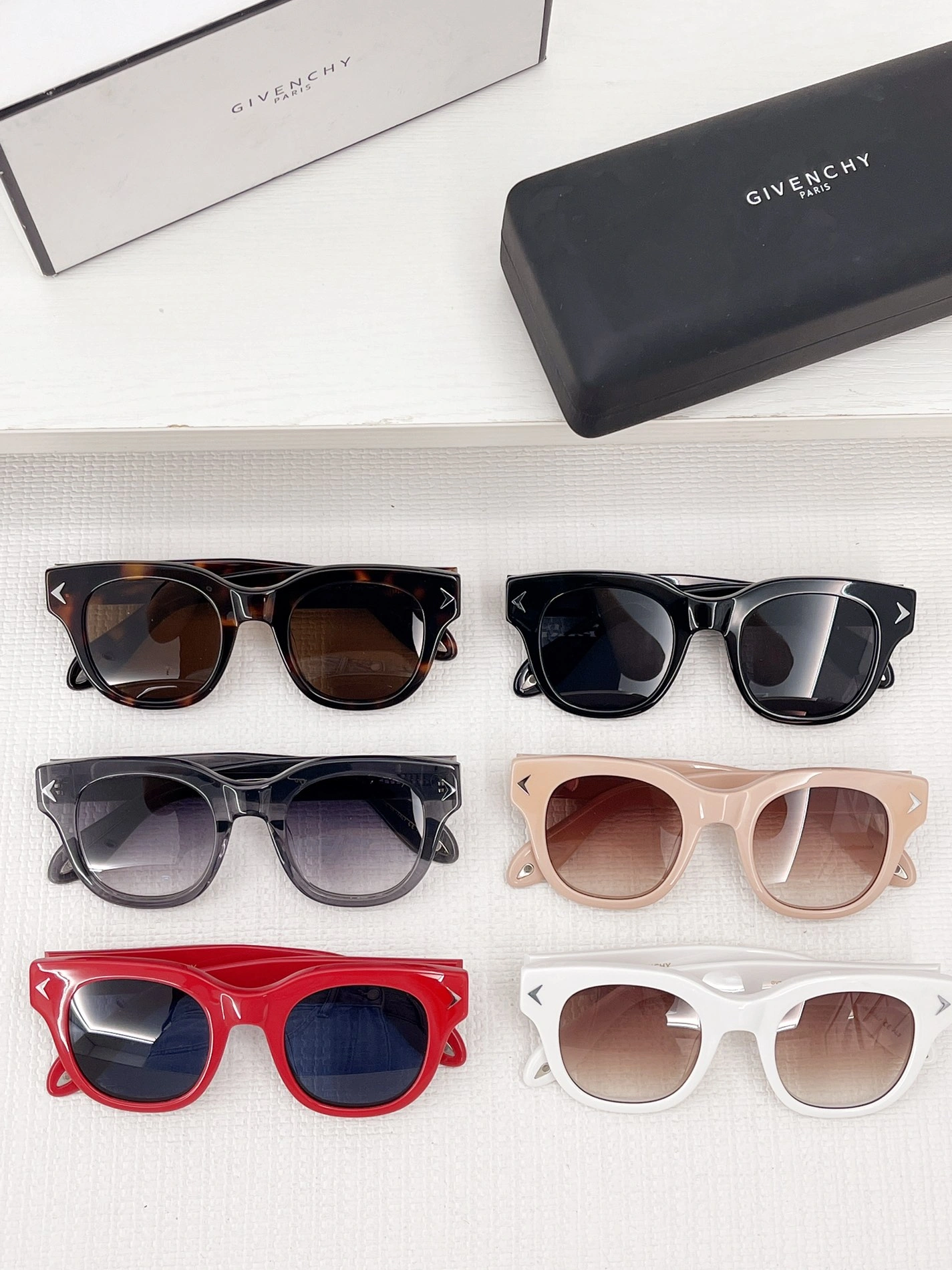 Givenchy AAA Quality Sunglasses Modern 9435
