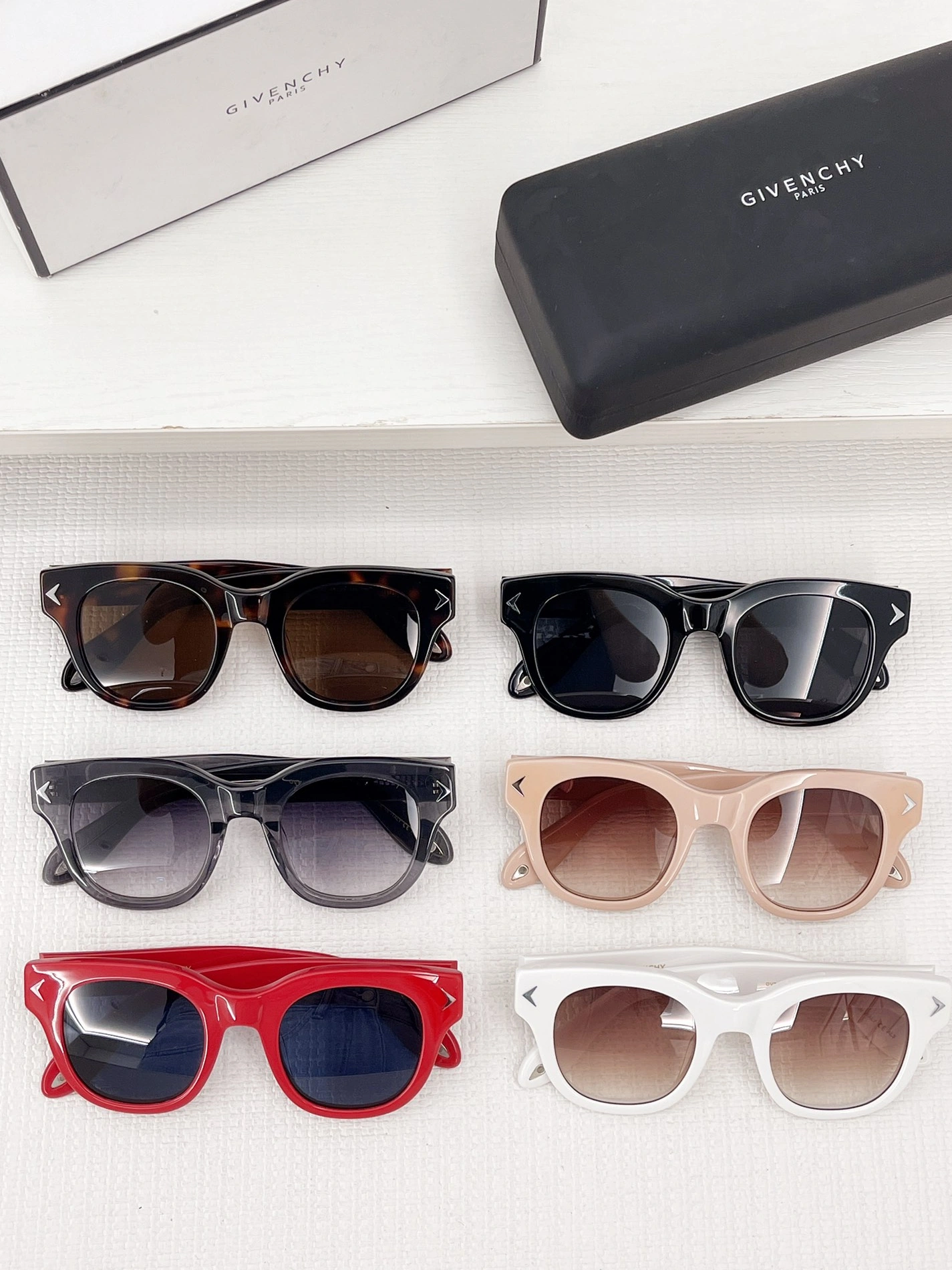Givenchy AAA Quality Sunglasses ModernLook 7903