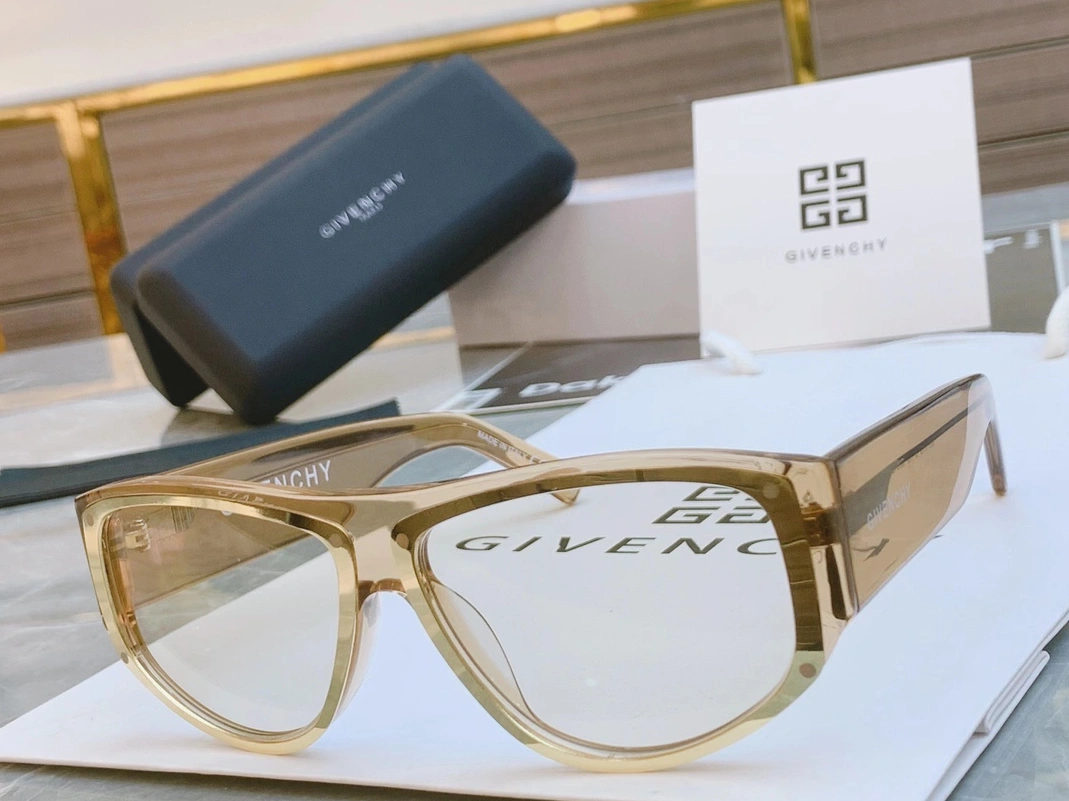 Givenchy AAA Quality Sunglasses Practical 639