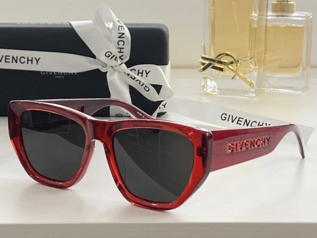 Givenchy AAA Quality Sunglasses Resilient 7380