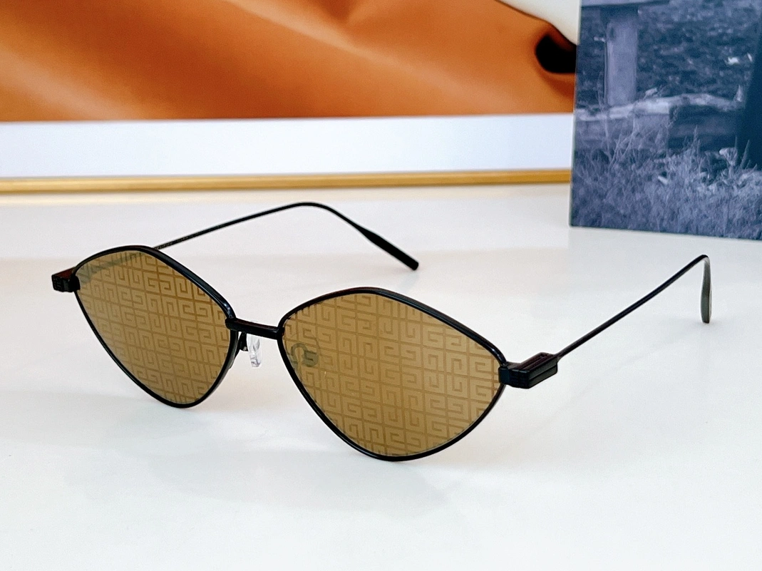 Givenchy AAA Quality Sunglasses Timeless 8113