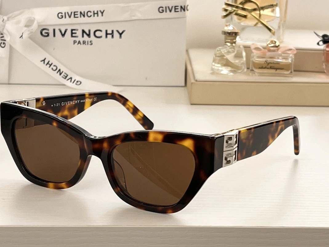 Givenchy AAA Quality Sunglasses Trendy 8396