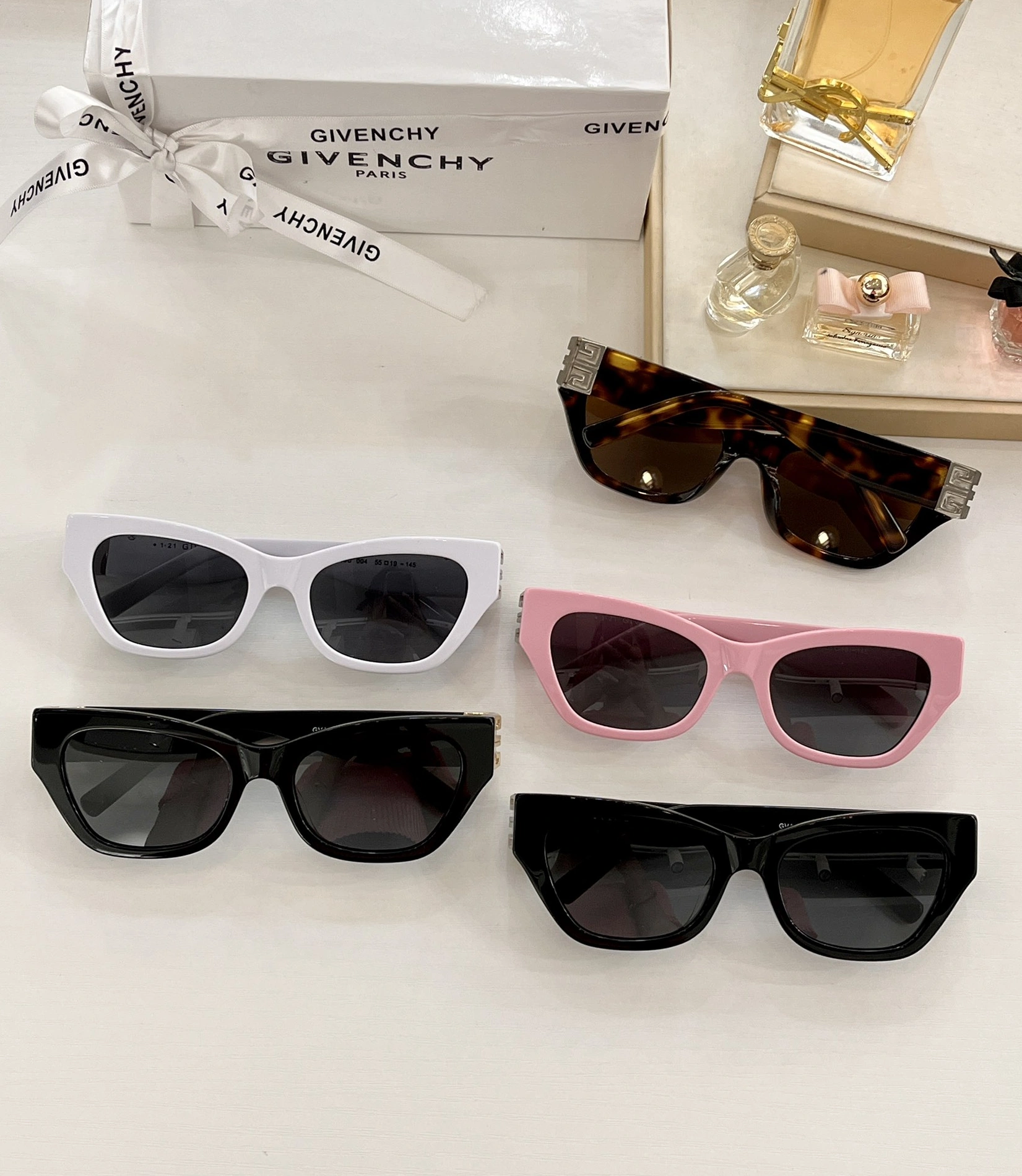 Givenchy AAA Quality Sunglasses Trendy 8396