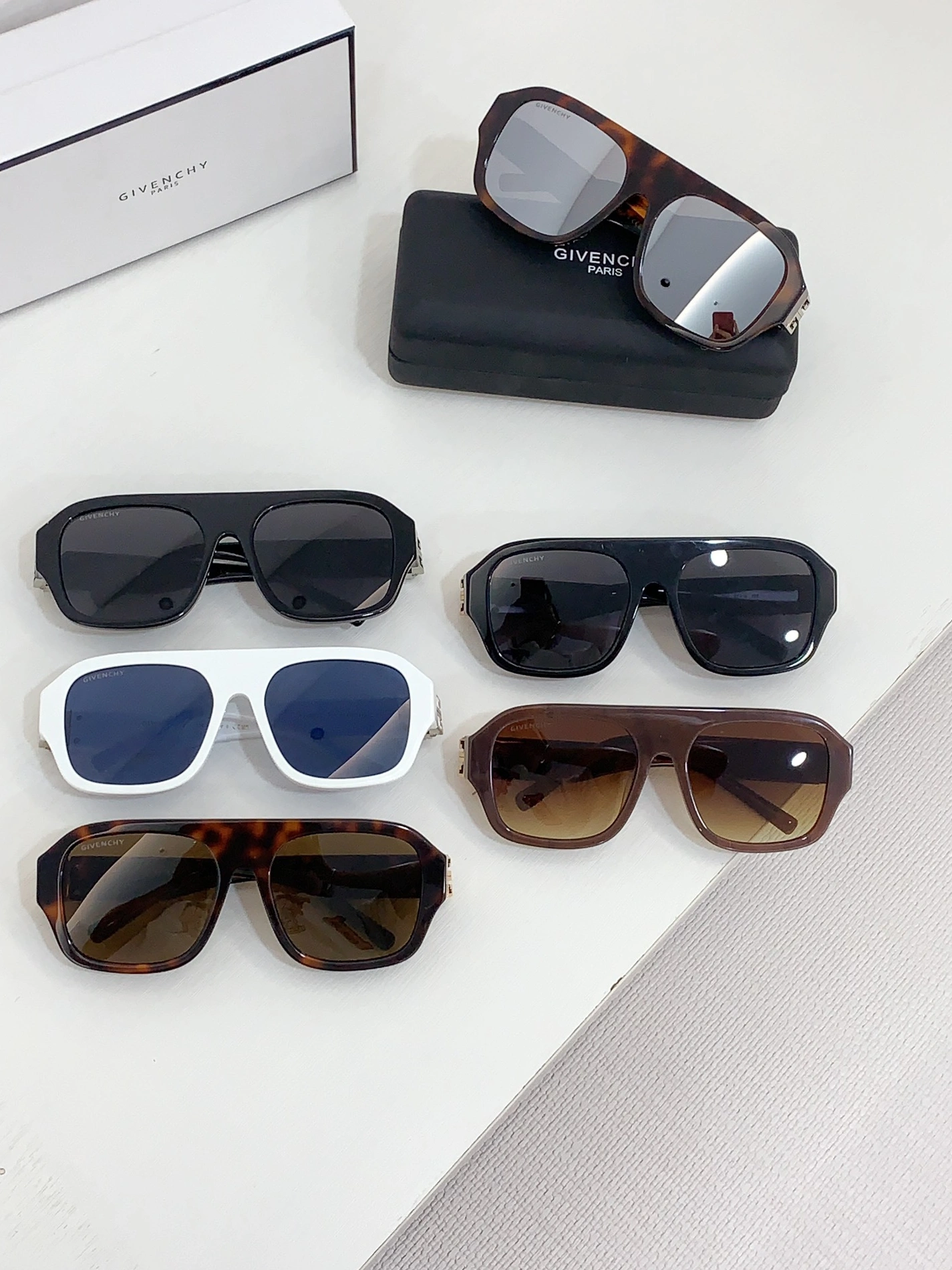 Givenchy AAA Quality Sunglasses Unique 3128