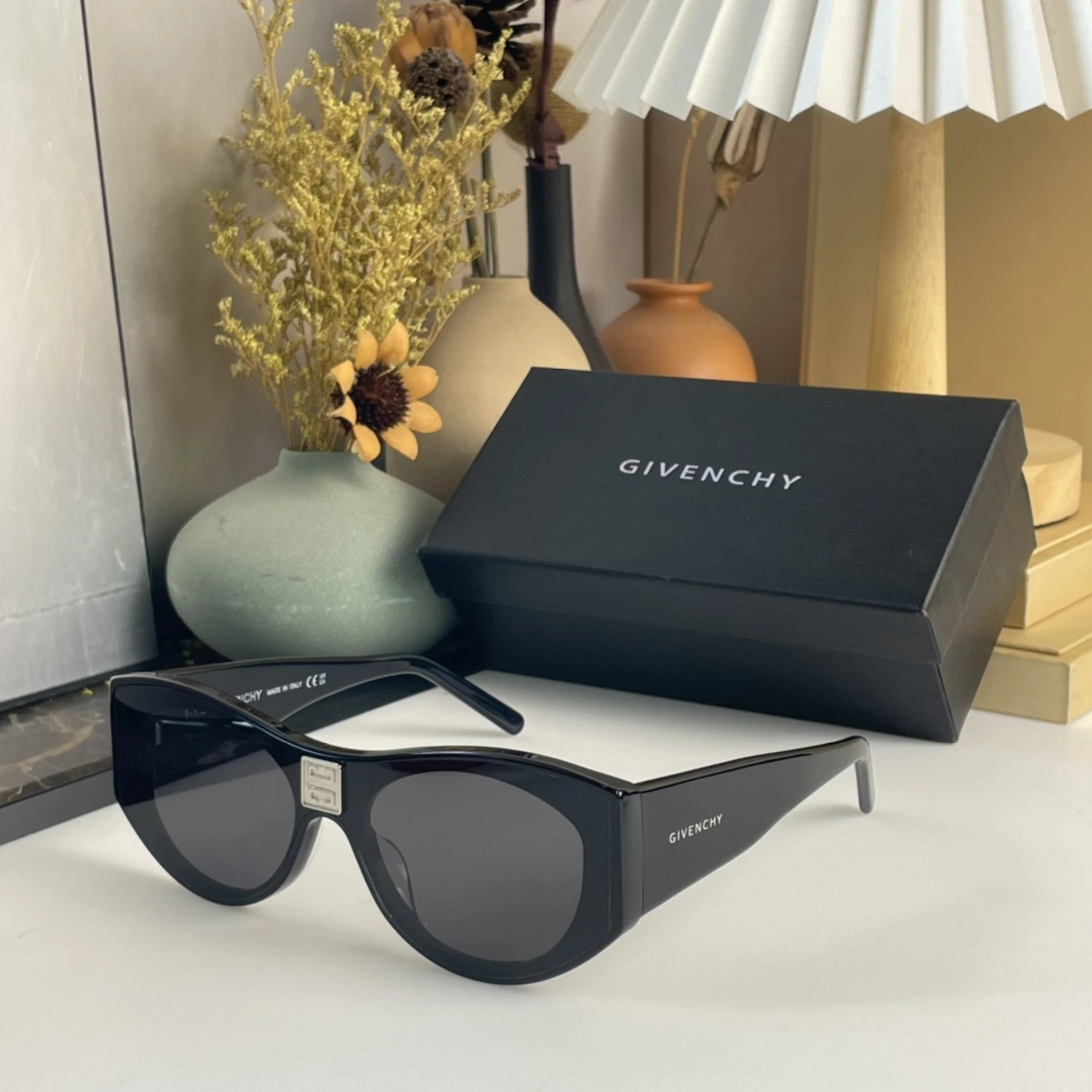 Givenchy AAA Quality Sunglasses Unique 4752